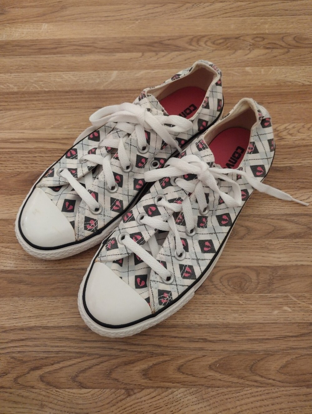 Women's Converse 'Broken Hearts' CT ALL Star Size 6 Sneakers